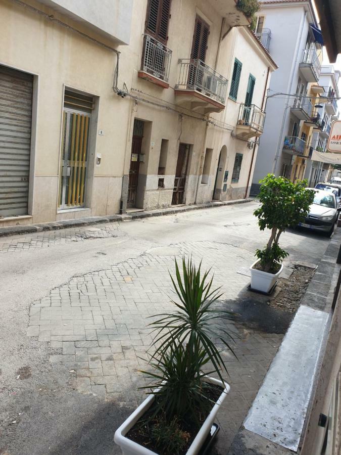 I Mori In Campidoglio Affitta Camere SantʼAgata di Militello Exterior foto